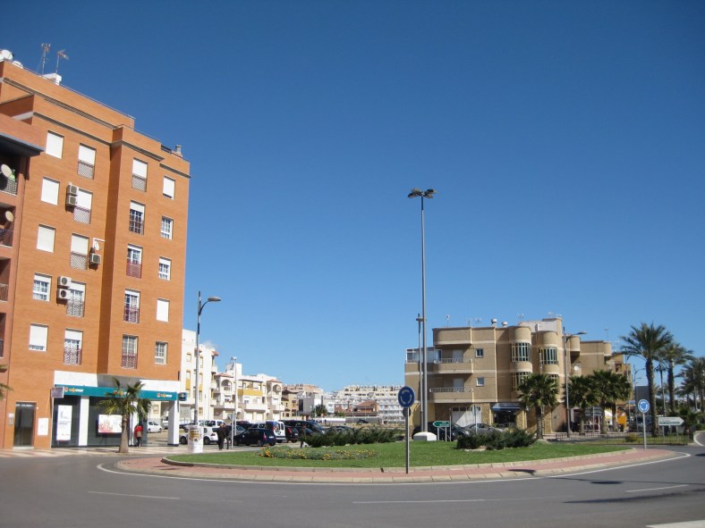 El solar desde la avenida de las Marinas