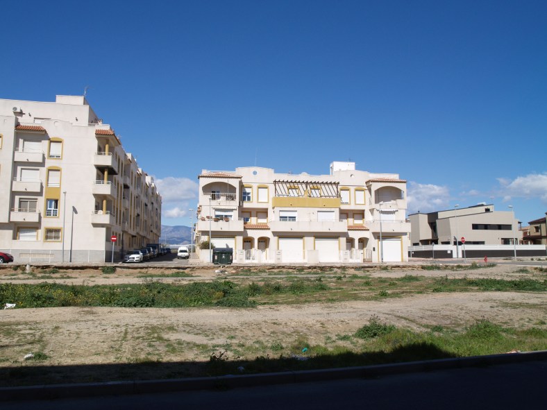 Diferentes tipologías y alturas en el entorno urbano